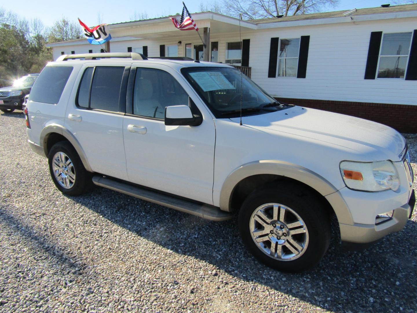 2009 White Ford Explorer Eddie Bauer 4.0L 2WD (1FMEU64E49U) with an 4.0L V6 SOHC 16V engine, Automatic transmission, located at 15016 S Hwy 231, Midland City, AL, 36350, (334) 983-3001, 31.306210, -85.495277 - Photo#0